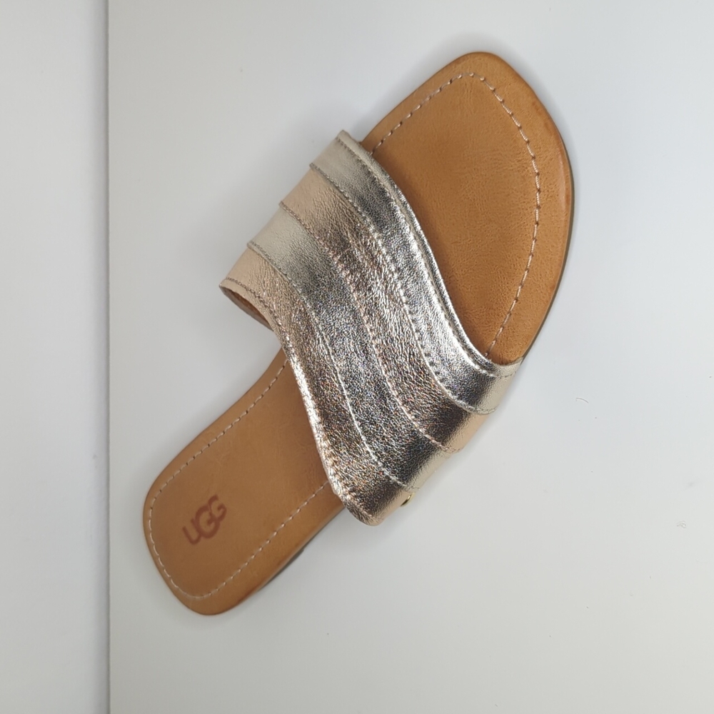 UGG Women's Ximena Sandal Size 7.5 Pale Rose Gold